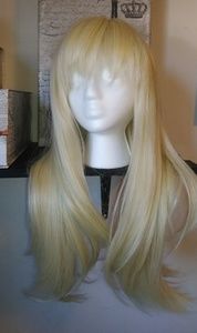 Blonde wig with bangs